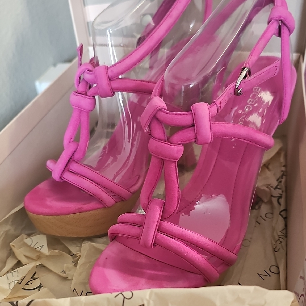 Flamingo Nubuck Wedges